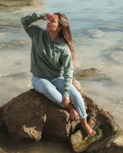 Portuguese brand inspired by the sea, known for using sustainable materials to create the coolest surf clothes for everyone! aesthetic // surfing //surfaesthetic //surfstyle // skatestyle // surfclothes // surfergirl // surflife // sustainable fashion // marca protuguesa // sustainablebrands //portuguesebrand // surfer look // surfer girl // surfer girl style clothing // surfer girl aesthetic // surf style // skate style // ethical fashion // sweat  